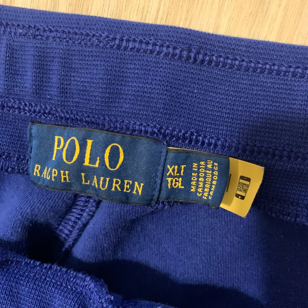 Used, no strings - Picture 4 of 4